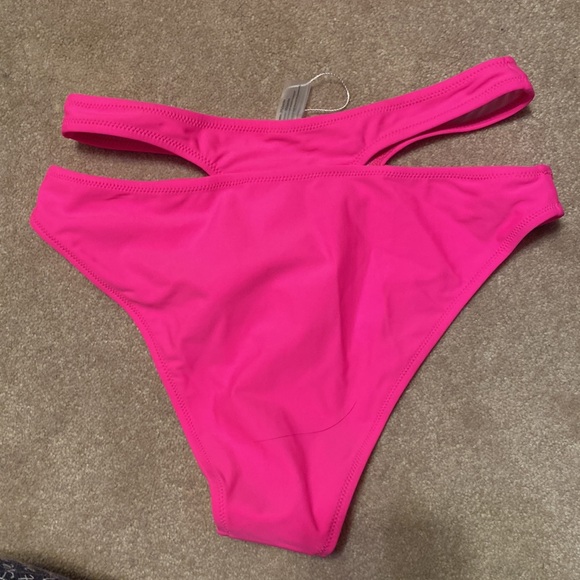 Bathing suit - Picture 3 of 3